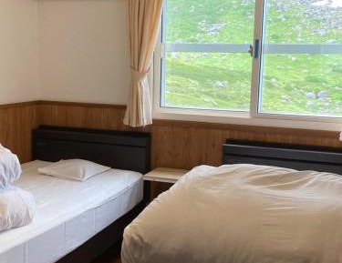 Twin Room with Mountain View