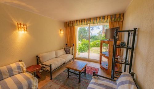 Apartment with Garden View