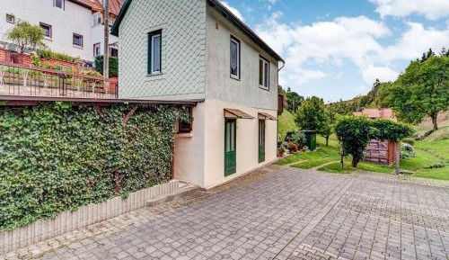 One-Bedroom Holiday Home