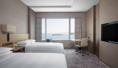 King Room with Harbor View - Executive Lounge Access