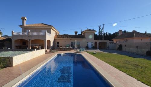 Six-Bedroom Villa 