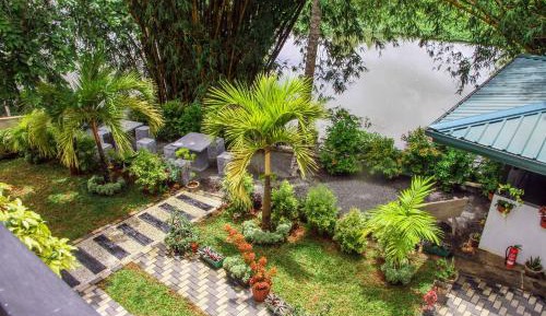 Bungalow - Water Front 