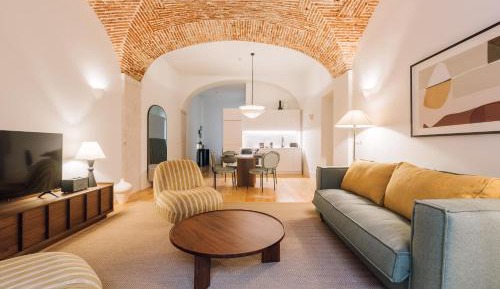 One-Bedroom Apartment with Terrace