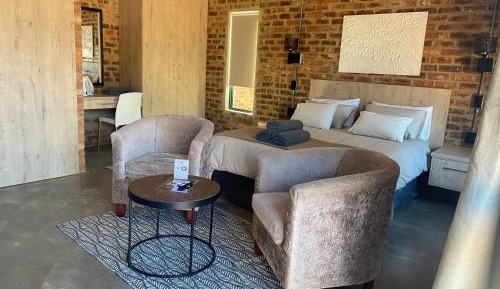 Deluxe Double Room (2 Adults + 1 Child)