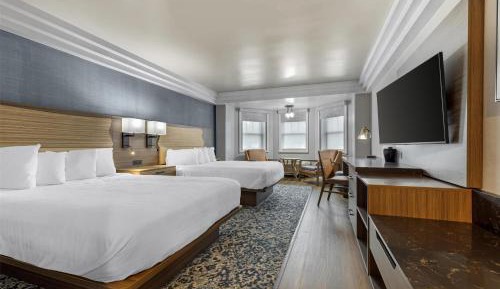 Queen Rooms with Two Queen Beds - Non-Smoking