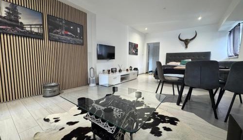 Deluxe Apartment