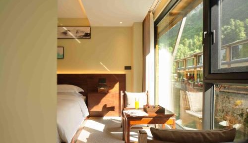 Double Room with Mountain View