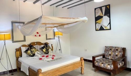 Deluxe Double Room (2 Adults + 1 Child)
