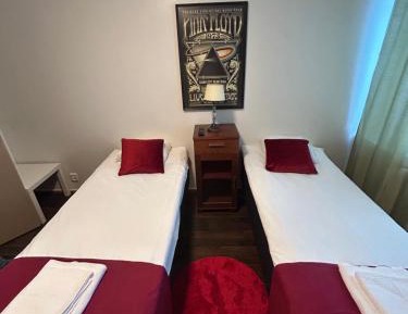 Standard Twin Room with Shared Bathroom
