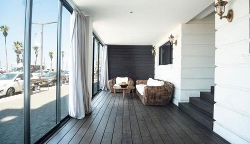 Two-Bedroom Deluxe Apartment with Balcony