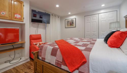 Deluxe King Suite