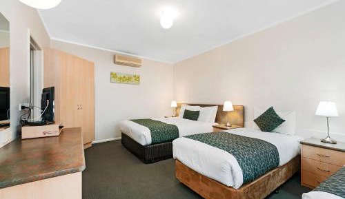 One-Bedroom Family Suite