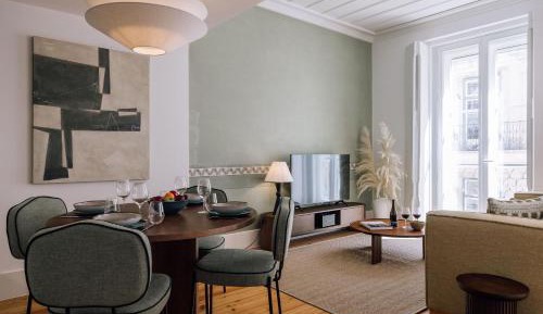 One-Bedroom Apartment with View