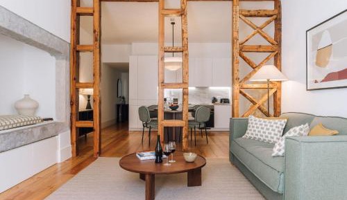 One-Bedroom Apartment with City View