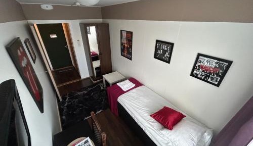 Single Room with Shared Bathroom