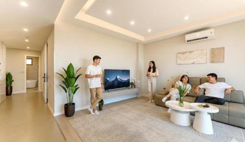Deluxe One-Bedroom Apartment