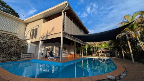 One-Bedroom Apartment with Pool View