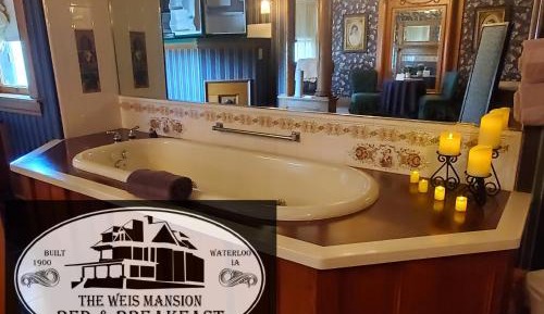 Deluxe Suite with Spa Bath