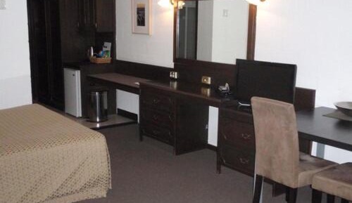 Deluxe Queen Room