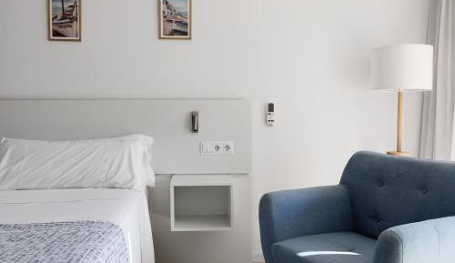 Double Room with Balcony and Partial Sea View