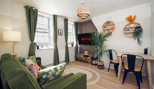 Classic One-Bedroom Apartment with King Bed