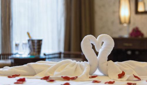 Honeymoon Suite