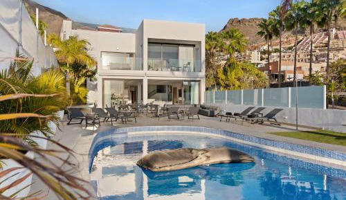 Villa with Sea View