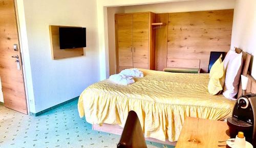 Junior Suite (2 Adults)