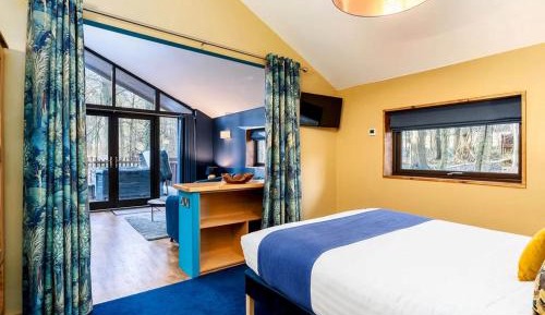 Golden Oak Hideway Cabin (pet-friendly)