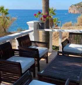 Villa - Beach Front