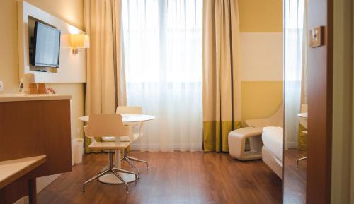 Comfort Queen Room