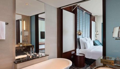 Executive Club Twin Room - Lounge access with Cocktail Hours,15% discount on F&B services and laundry