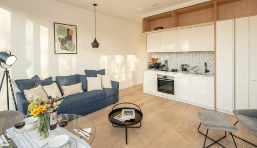 Deluxe Two-Bedroom Apartment with Garden View