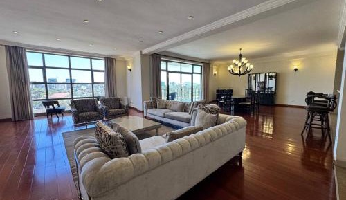 Three-Bedroom Deluxe Apartment