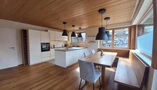Two-Bedroom Apartment with Mountain View