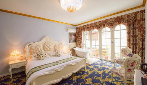 King Room with Mountain View
