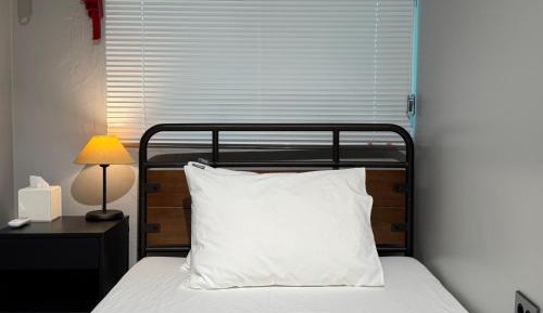 Single Room with Shared Bathroom