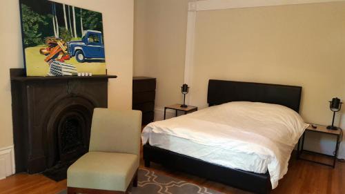 Queen Suite With Shared Bathroom