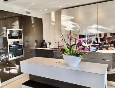 Two-Bedroom Deluxe Apartment with Balcony