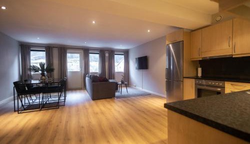 Two-Bedroom Deluxe Apartment with Balcony