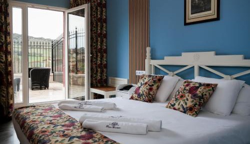 King Room with Balcony
