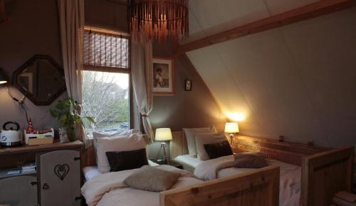 Triple Room with Private Bathroom