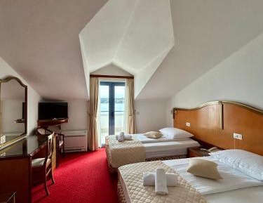 Deluxe Twin Room with Sea View