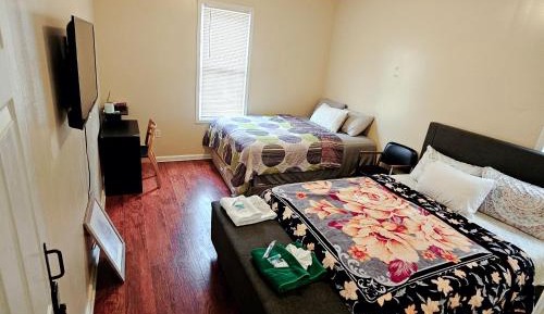 Standard Double Room with Shared Bathroom
