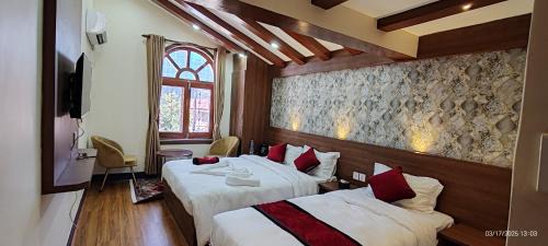 Deluxe Double or Twin Room