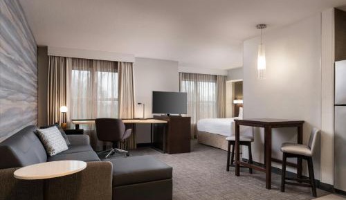 King Studio with Sofa Bed