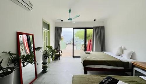Quadruple Room with Private Bathroom