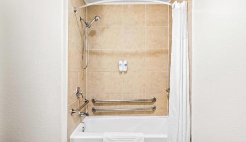 King Suite - Accessible/Non-Smoking