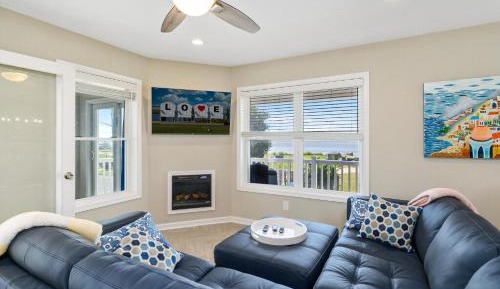 Three-Bedroom Holiday Home 