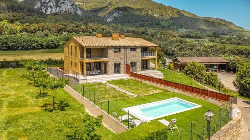 Four-Bedroom Holiday Home